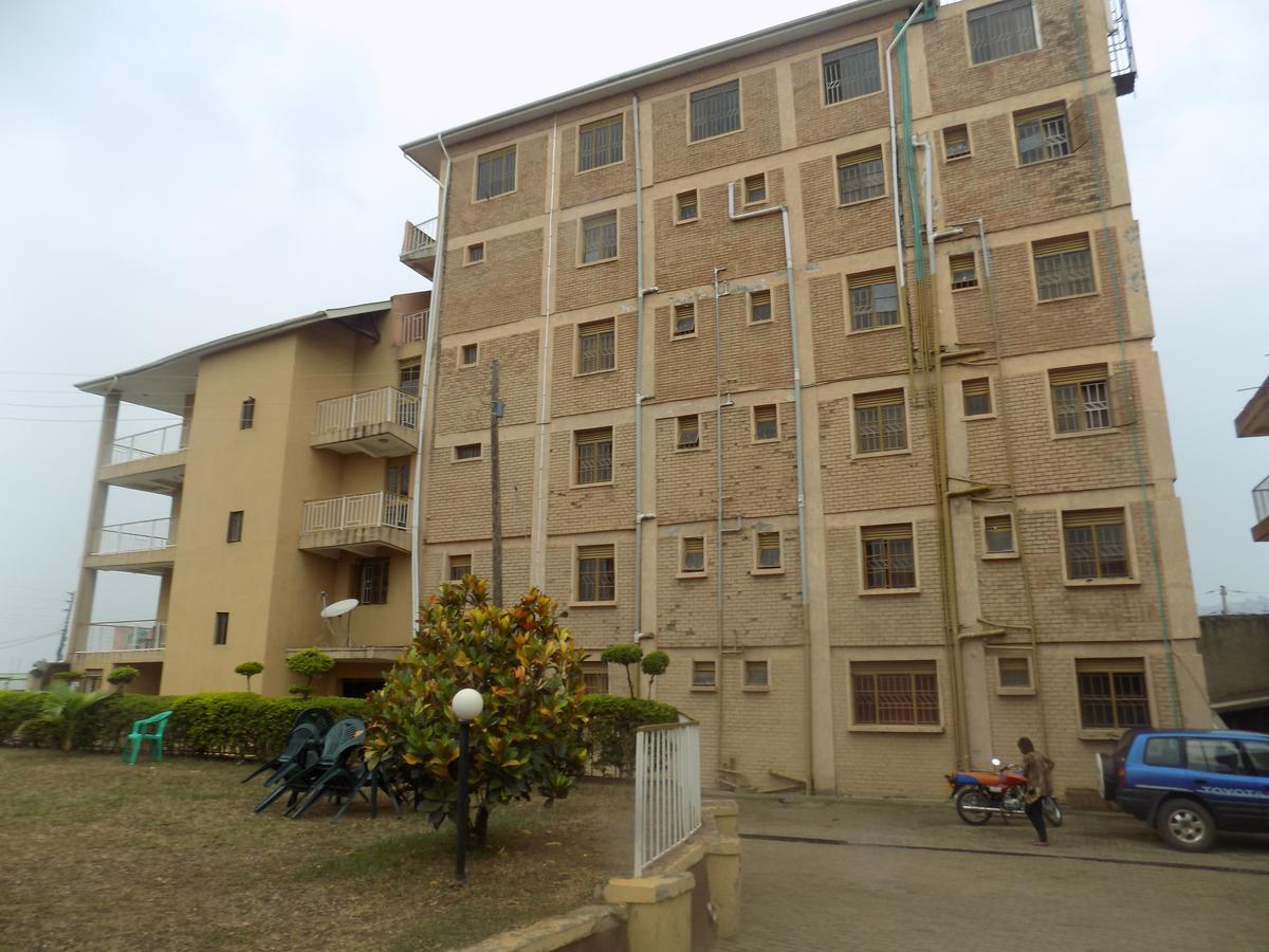 Pride Travellers Hotel Mubende Exterior photo