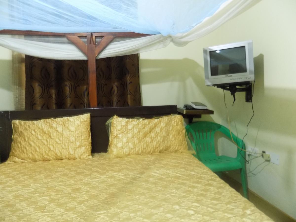 Pride Travellers Hotel Mubende Exterior photo
