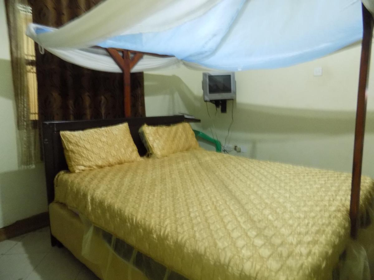 Pride Travellers Hotel Mubende Exterior photo