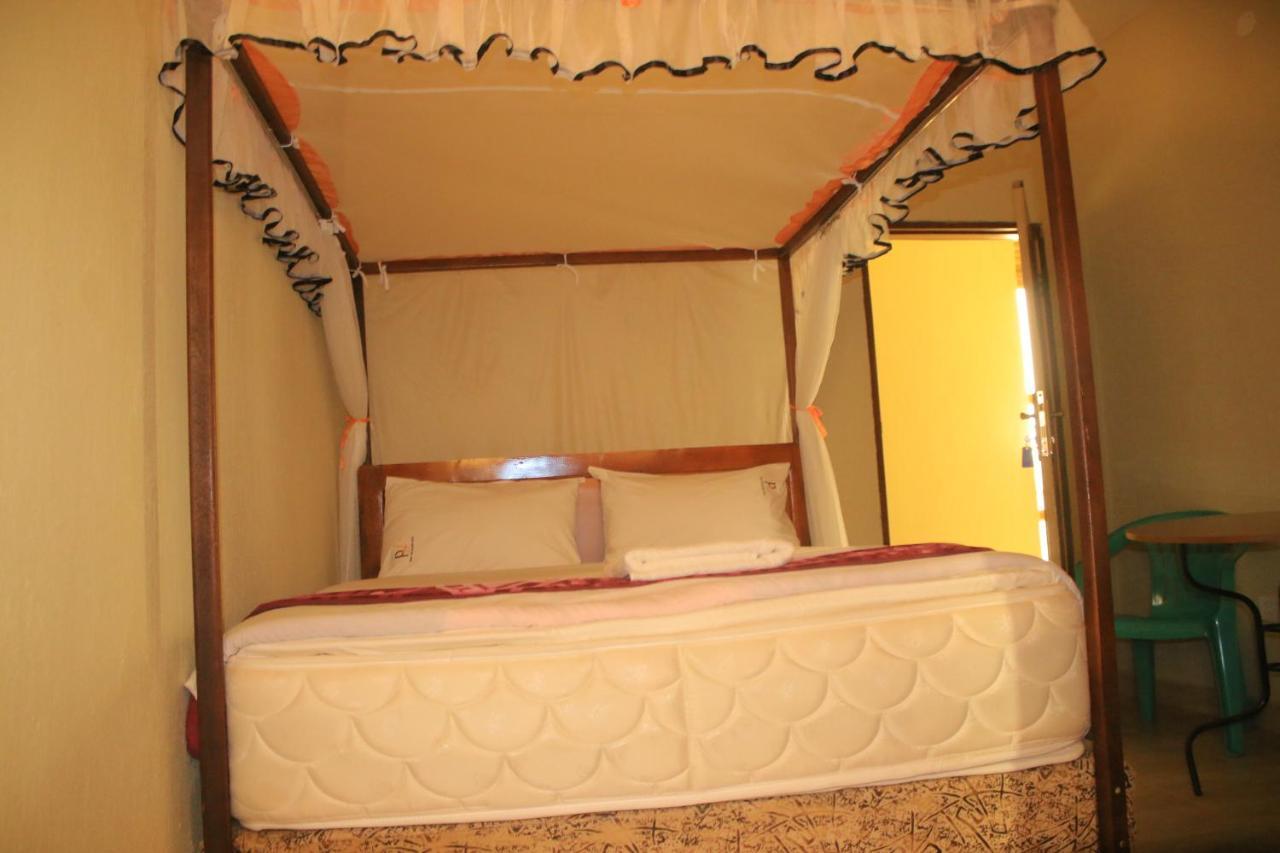 Pride Travellers Hotel Mubende Exterior photo