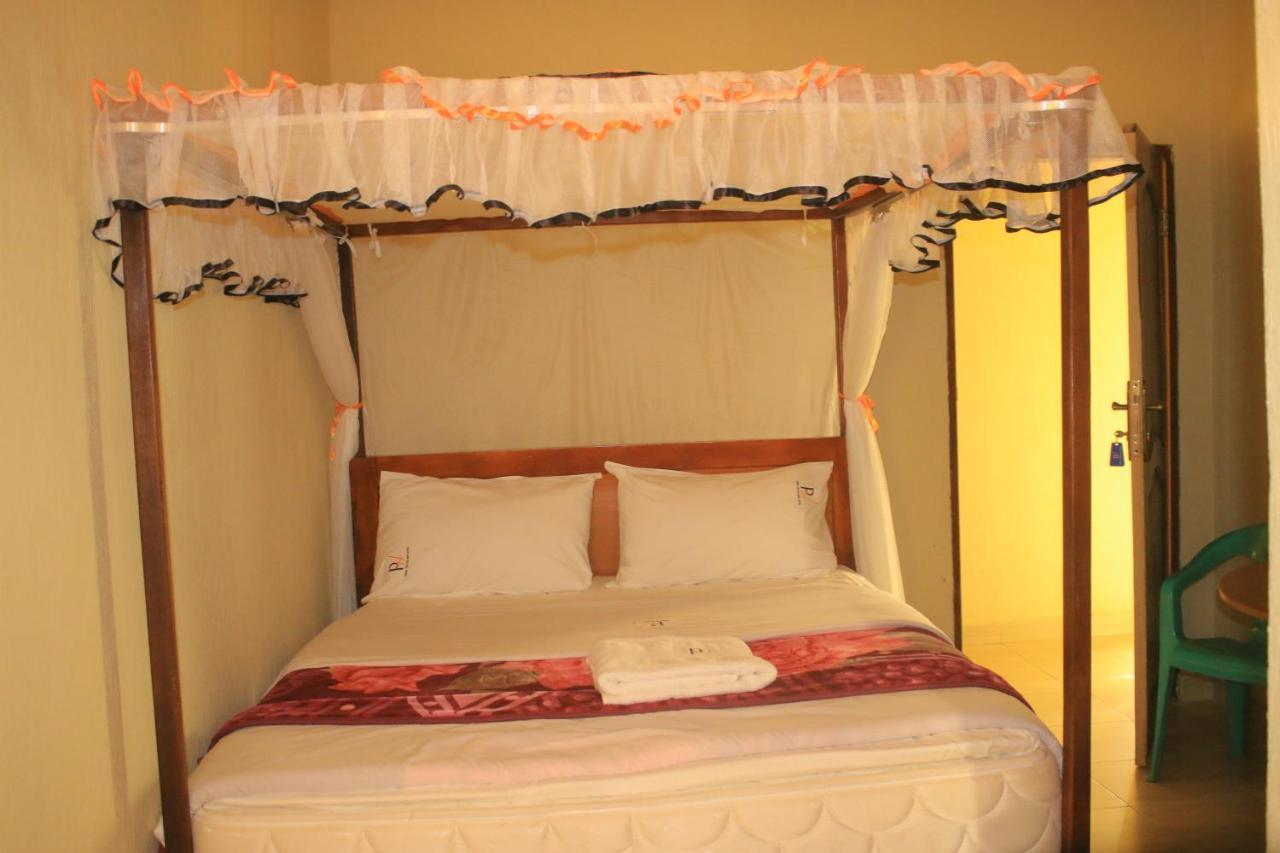 Pride Travellers Hotel Mubende Exterior photo