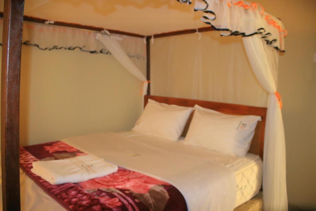 Pride Travellers Hotel Mubende Exterior photo