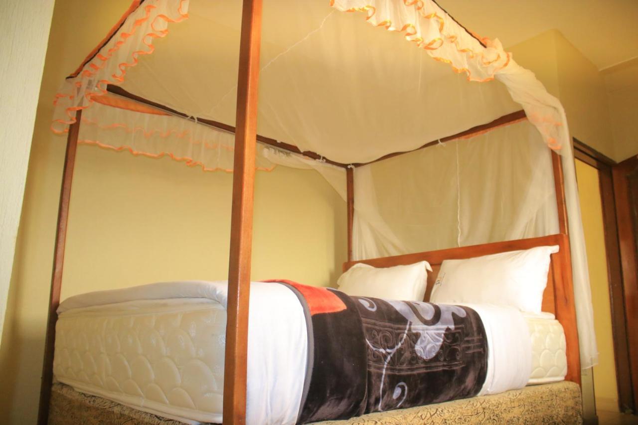 Pride Travellers Hotel Mubende Exterior photo
