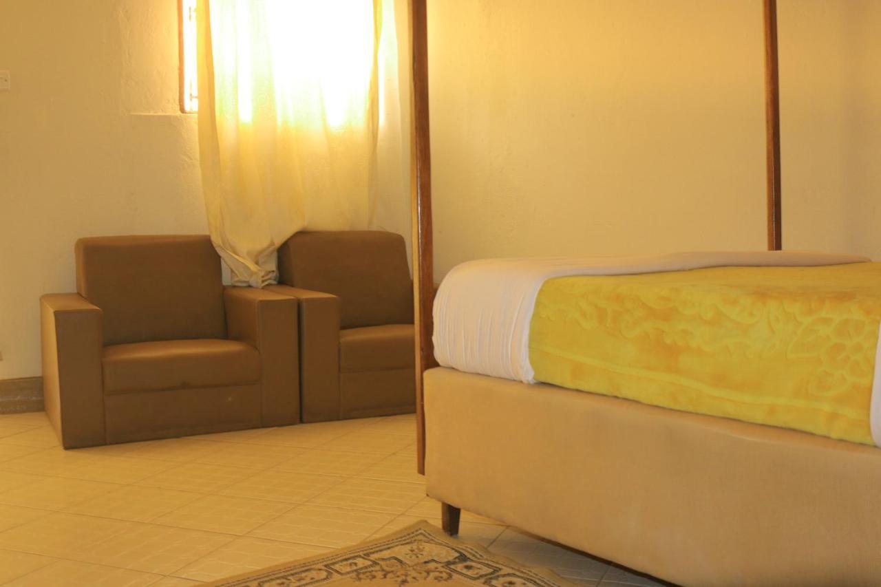 Pride Travellers Hotel Mubende Exterior photo