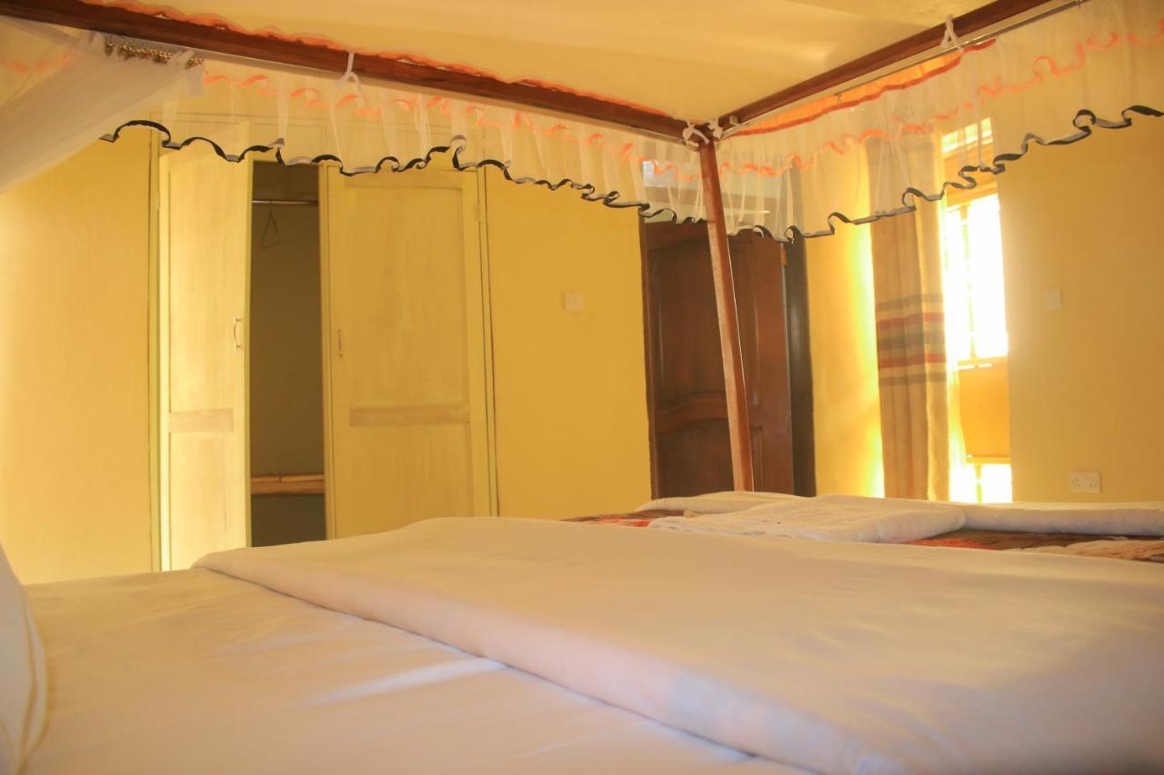 Pride Travellers Hotel Mubende Exterior photo