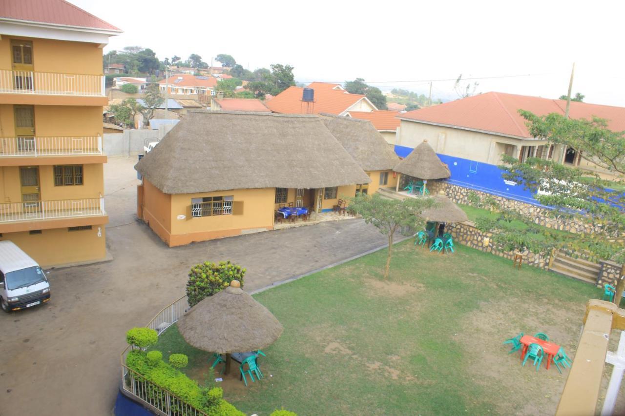 Pride Travellers Hotel Mubende Exterior photo