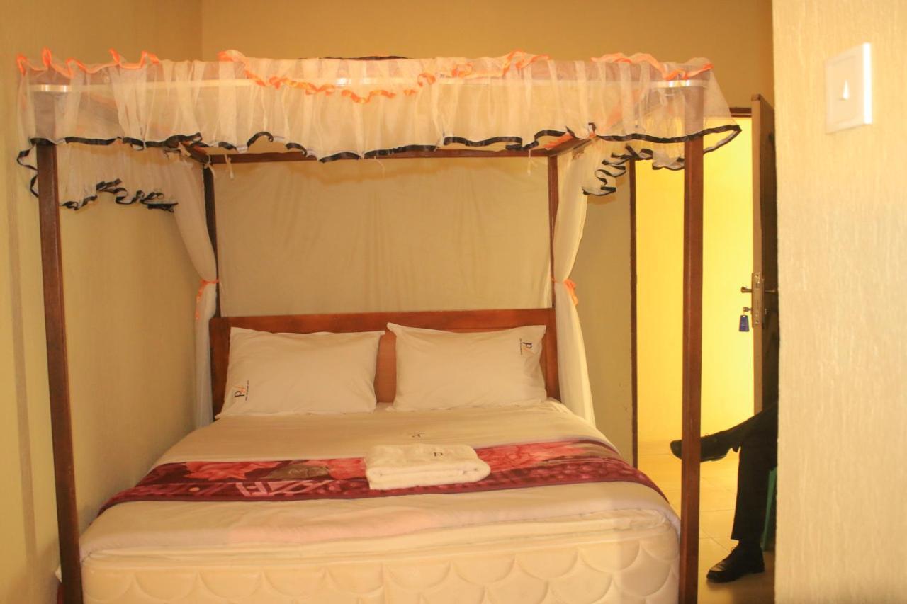 Pride Travellers Hotel Mubende Exterior photo